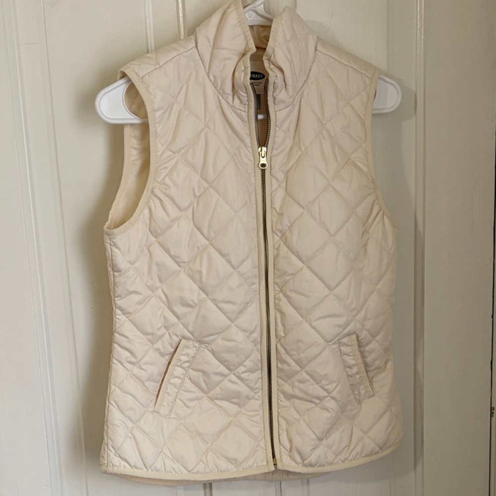 Old Navy Women's Beige Quilted Vest